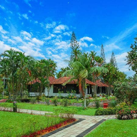 Paradise Heritage Resort Kumarakom Exterior photo