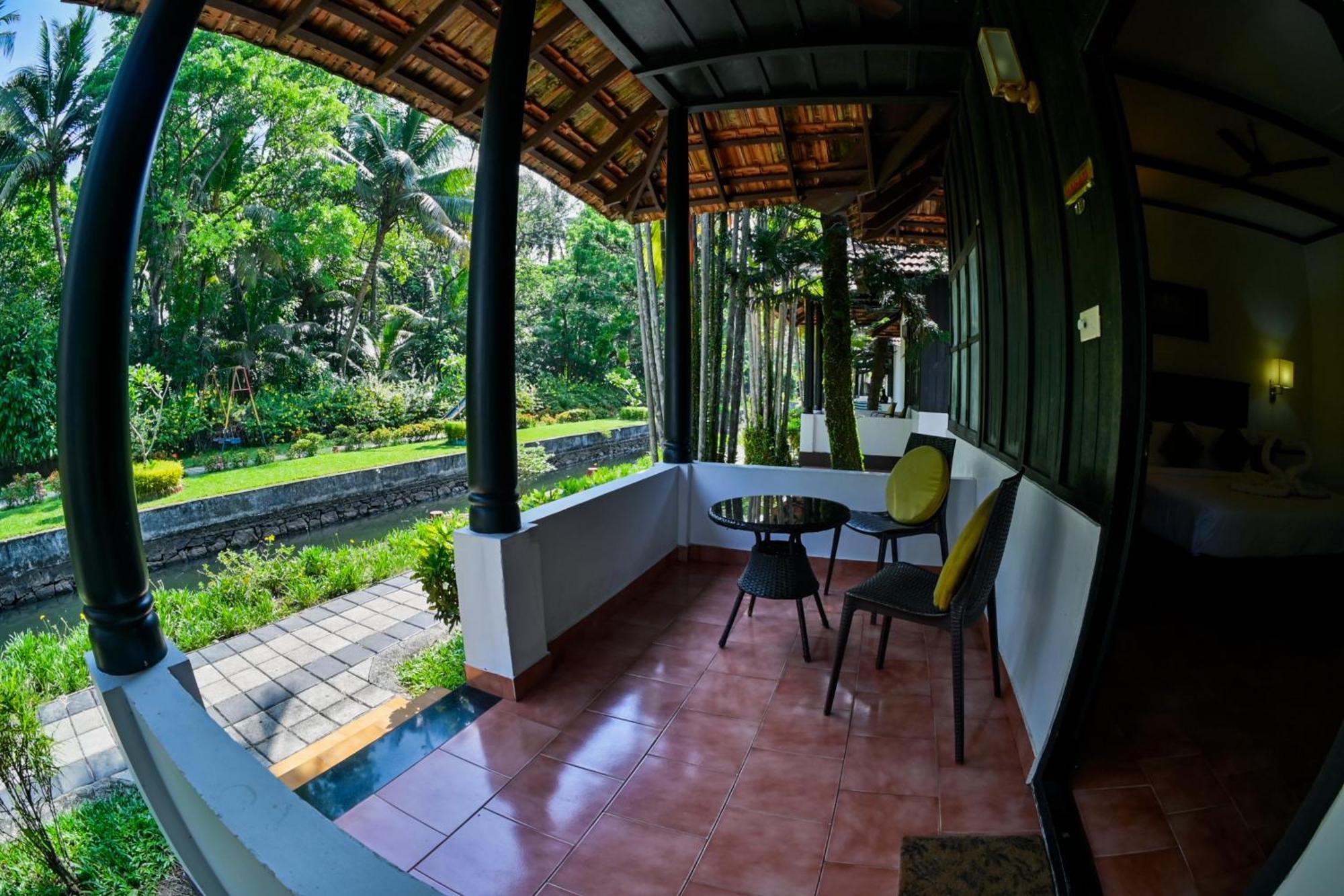 Paradise Heritage Resort Kumarakom Exterior photo