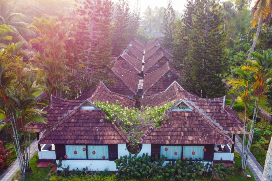 Paradise Heritage Resort Kumarakom Exterior photo