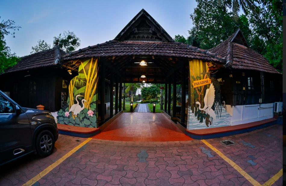 Paradise Heritage Resort Kumarakom Exterior photo